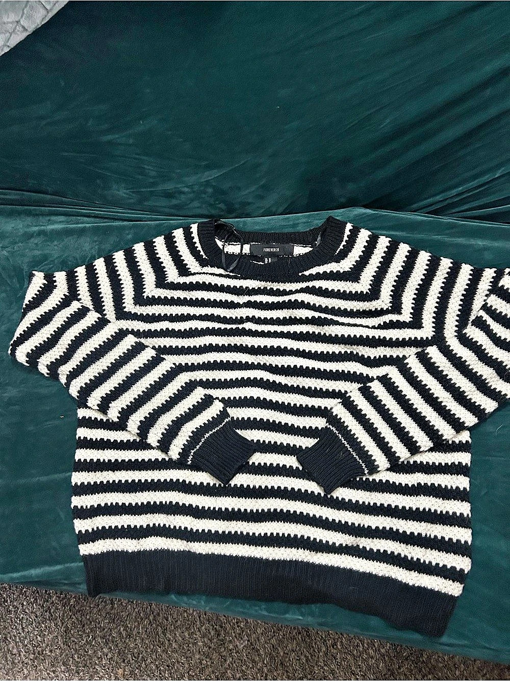 Forever 21 striped Crew Neck Sweater in Black & White Size Medium